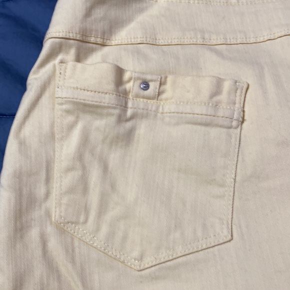 Capris - Picture 5 of 5